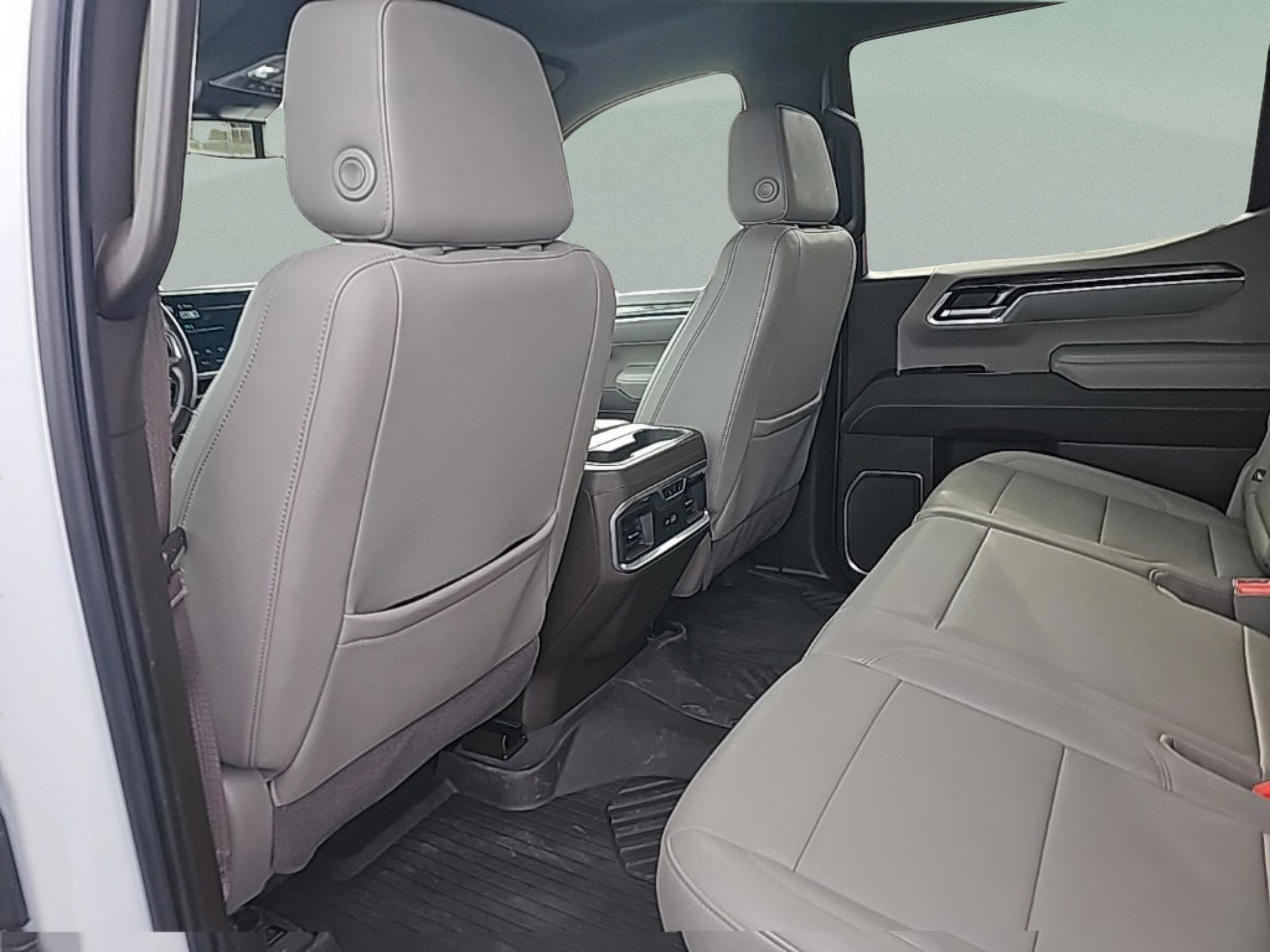 Used 2023 Chevrolet Silverado 1500 LTZ image 22