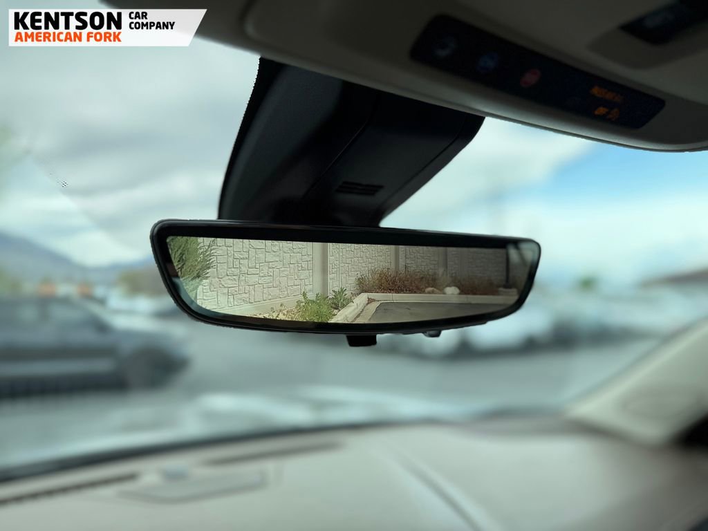 Used 2021 GMC Yukon Denali w/ Denali Premium Package image 32