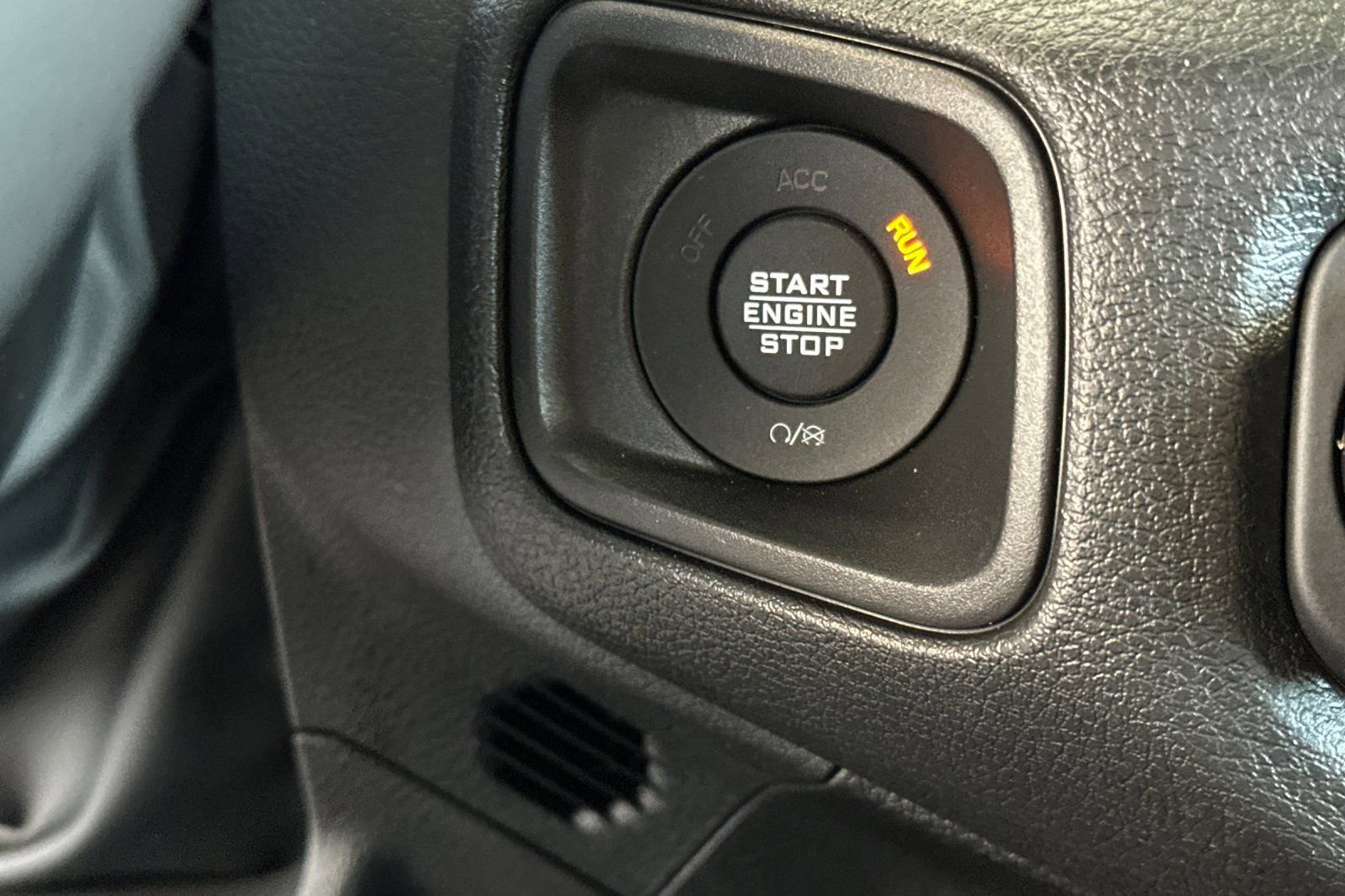 New 2026 Jeep Gladiator Sport AWD/4WD image 22