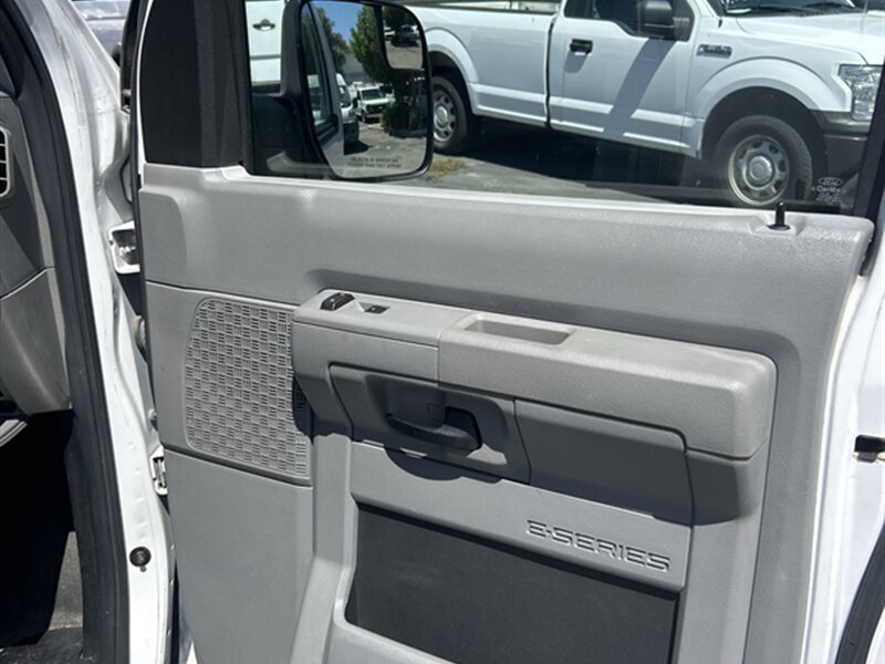Used 2012 Ford E-250 and Econoline 250 Extended w/ PWR Group RWD image 13