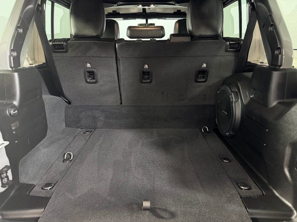 Used 2022 Jeep Wrangler Unlimited Sahara w/ Cold Weather Group image 30