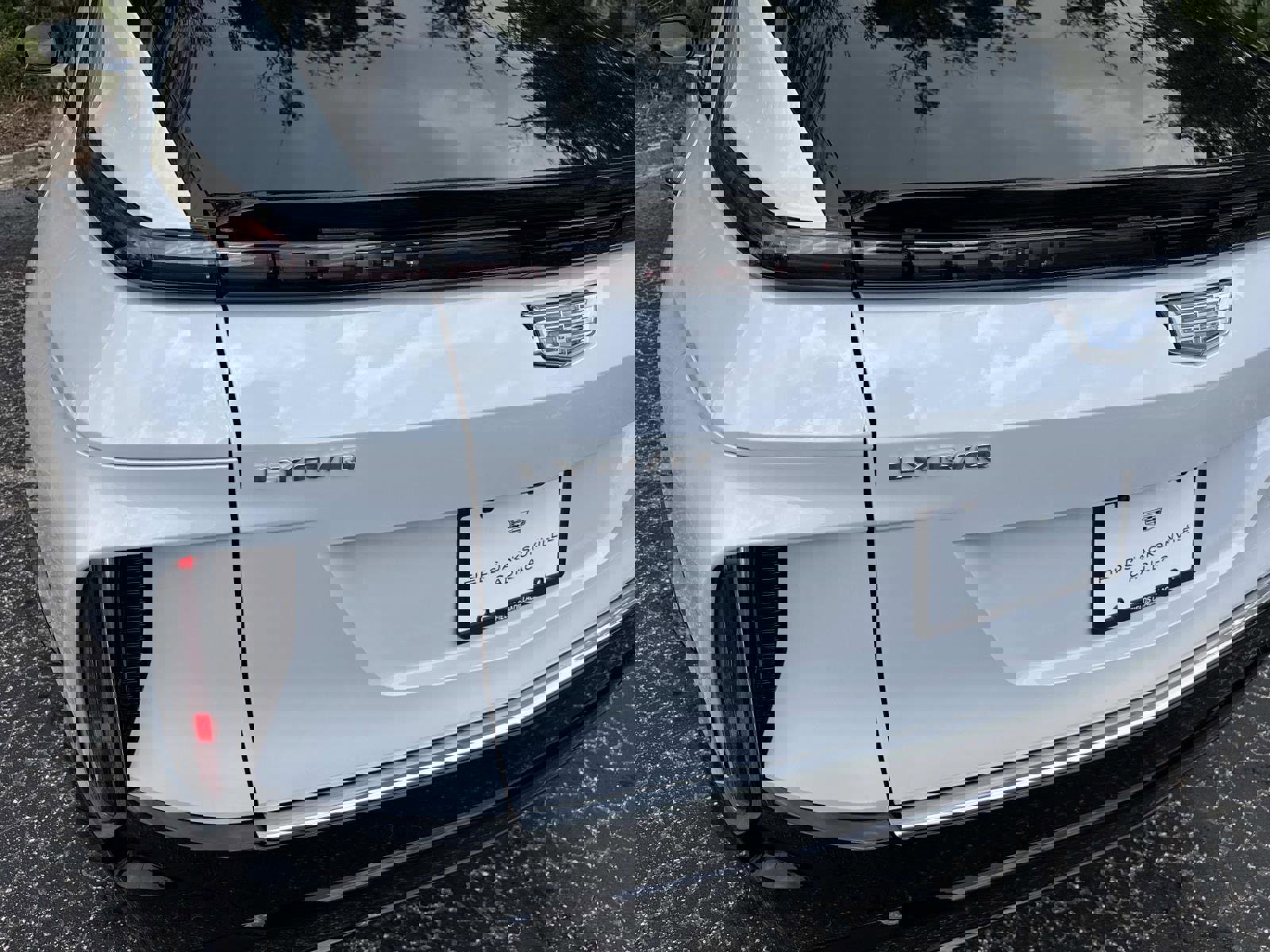 New 2026 Cadillac Lyriq Luxury image 9