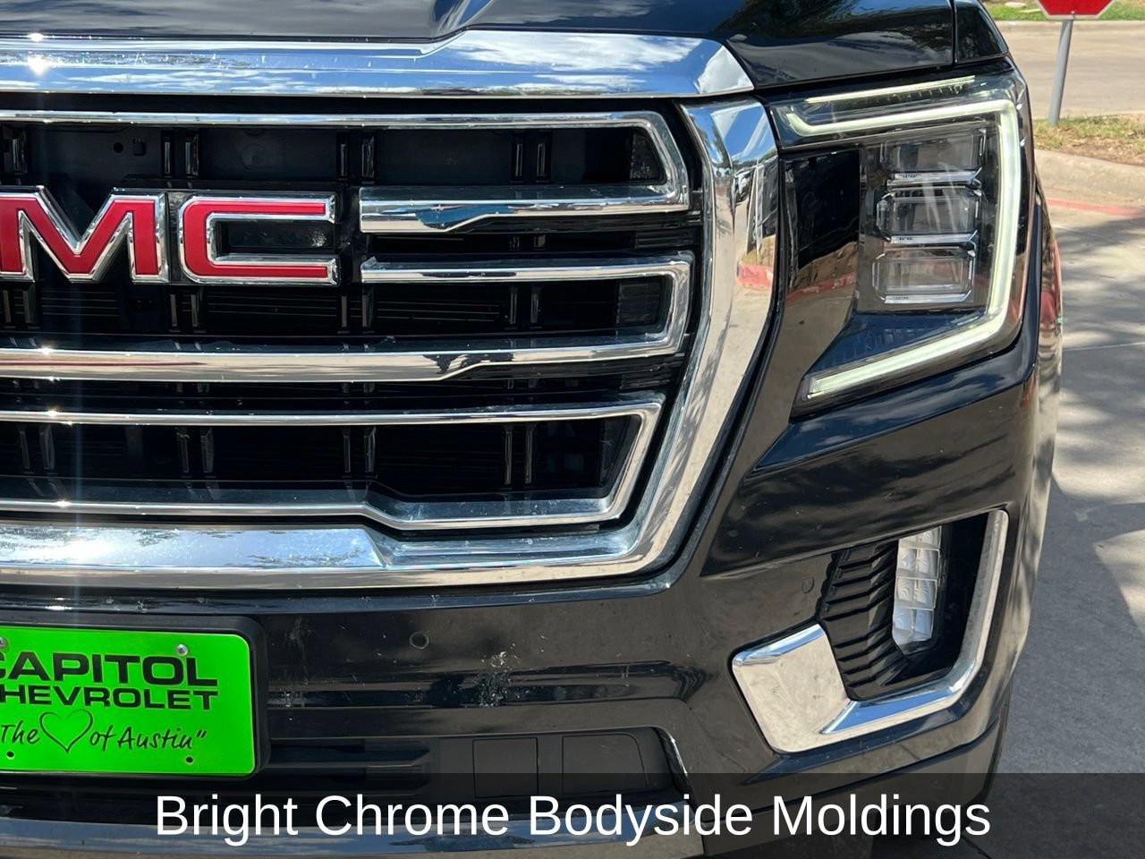 Used 2024 GMC Yukon SLT RWD image 9