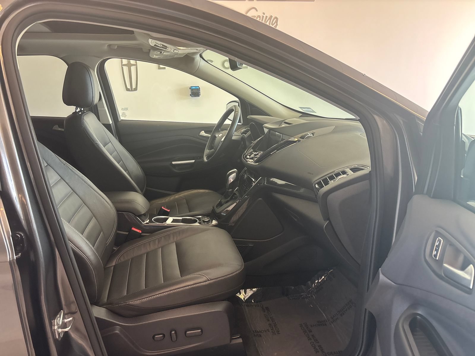 Used 2016 Ford Escape Titanium w/ Equipment Group 301A AWD/4WD image 7