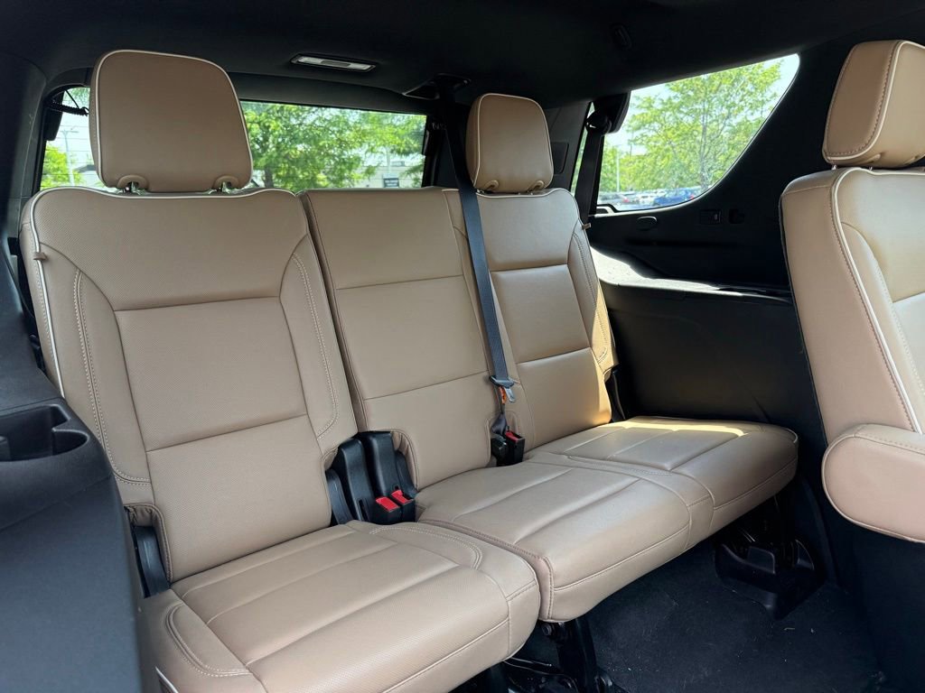 Used 2023 Chevrolet Tahoe Premier AWD/4WD image 18