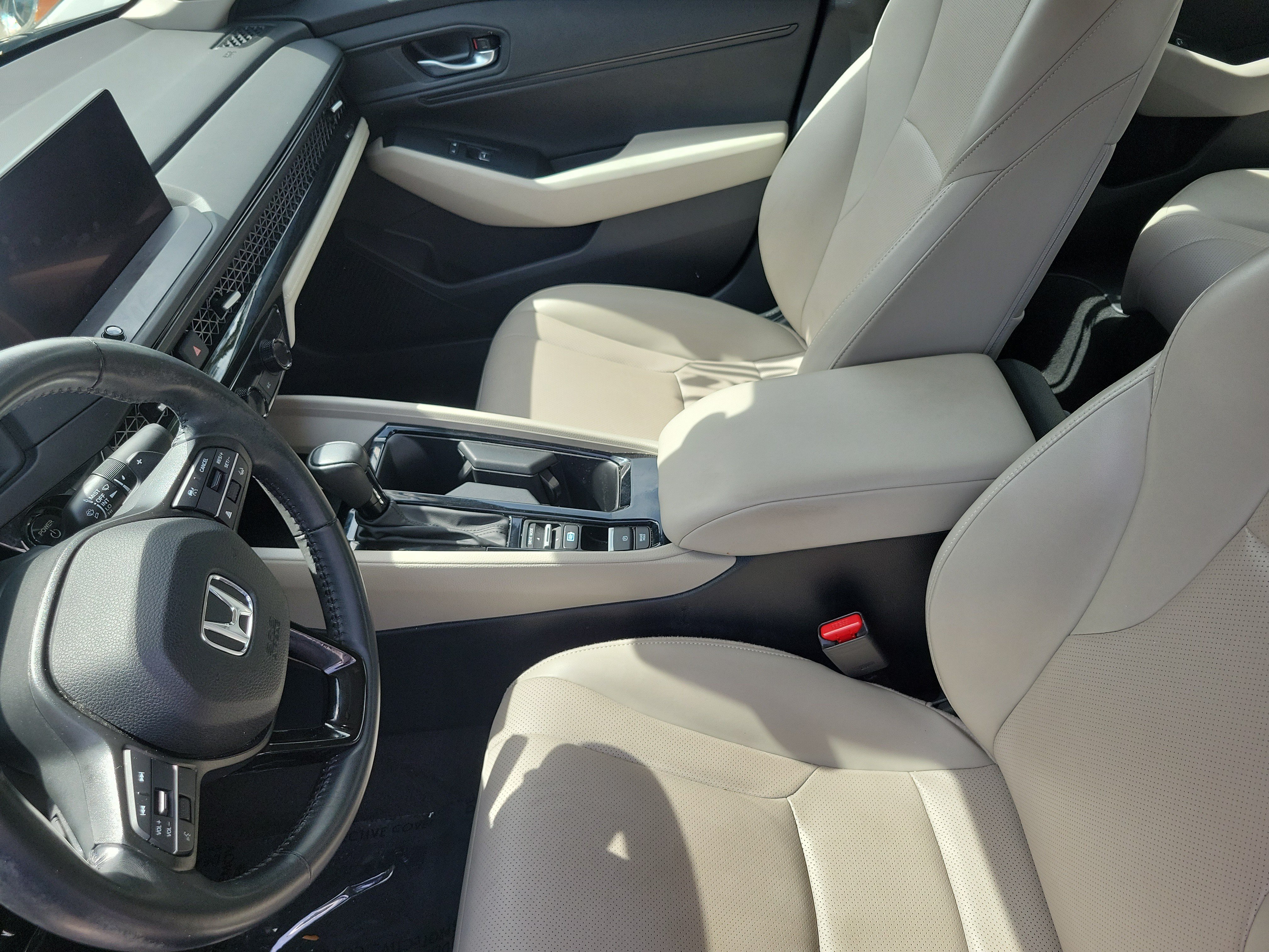 Used 2024 Honda Accord EX-L image 19