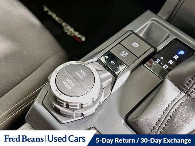 Used 2025 Toyota Tacoma TRD Sport w/ TRD Sport Upgrade Package AWD/4WD image 43
