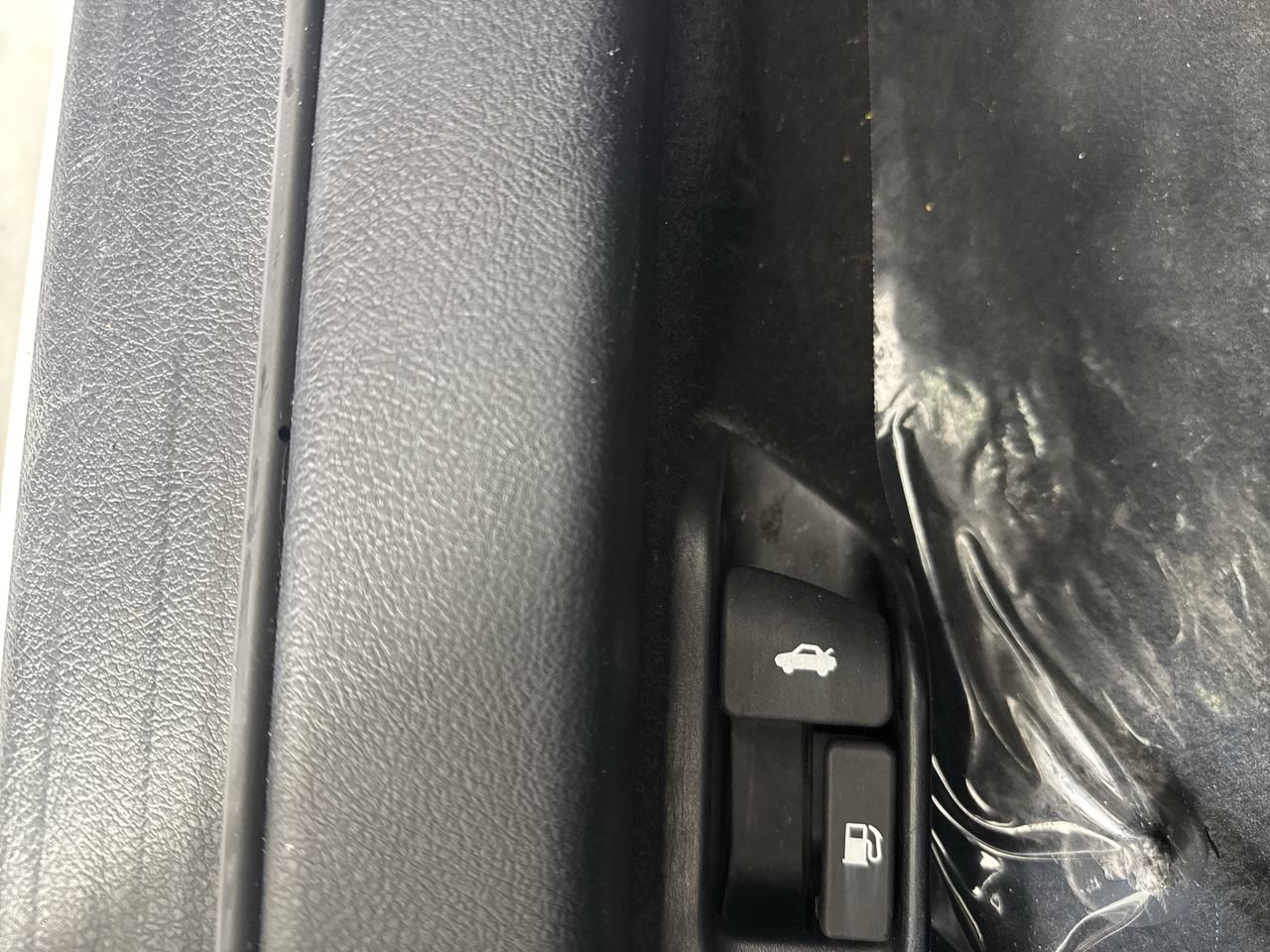 Used 2017 Toyota Camry SE FWD image 16