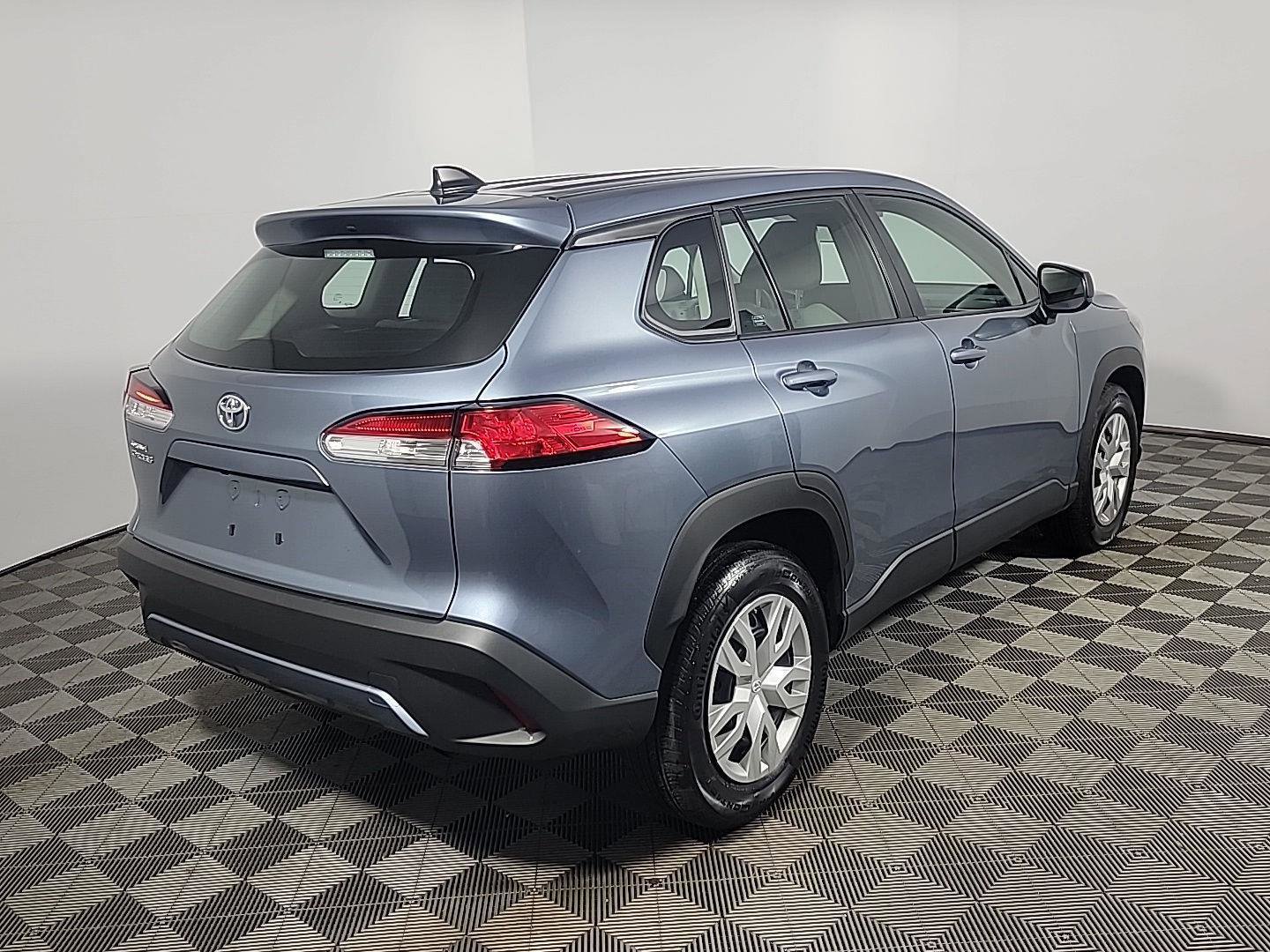 Used 2024 Toyota Corolla Cross L image 4