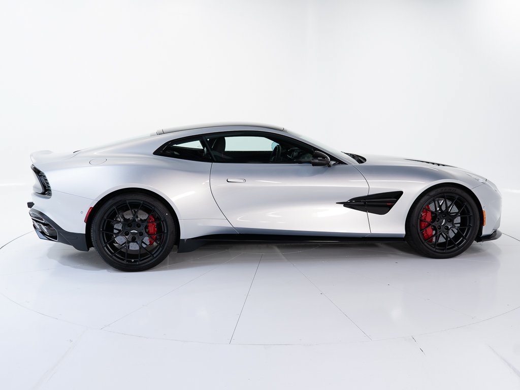 Used 2025 Aston Martin Vanquish RWD image 7