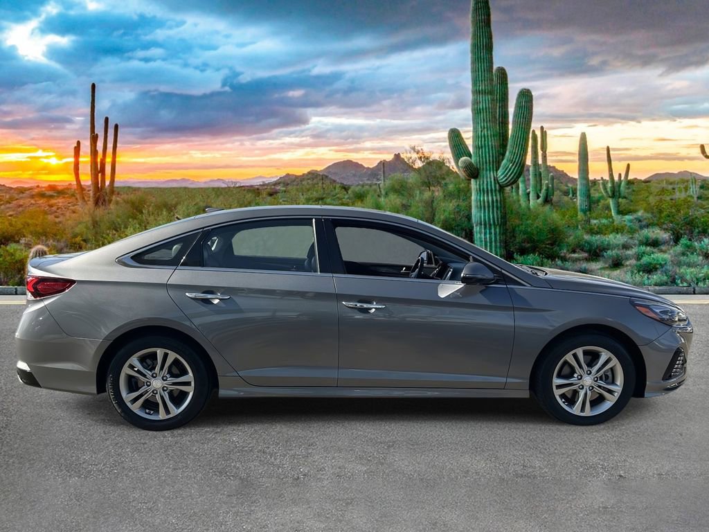 Used 2018 Hyundai Sonata Limited FWD image 2