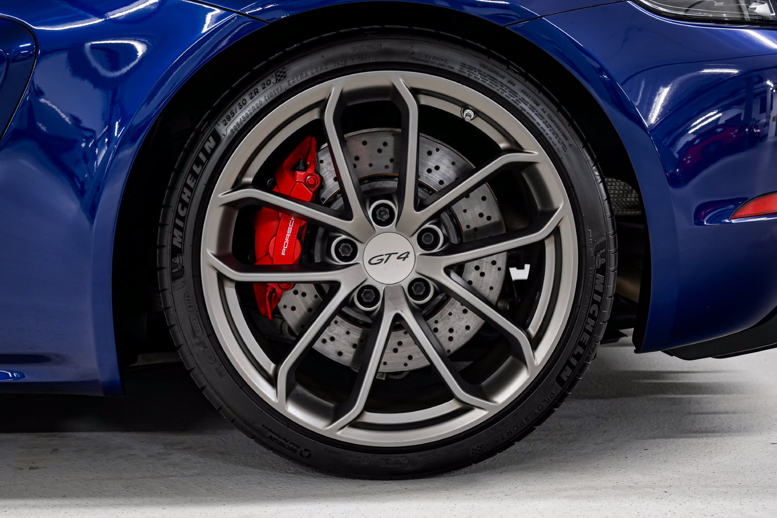 Used 2020 Porsche 718 Cayman GT4 RWD image 39