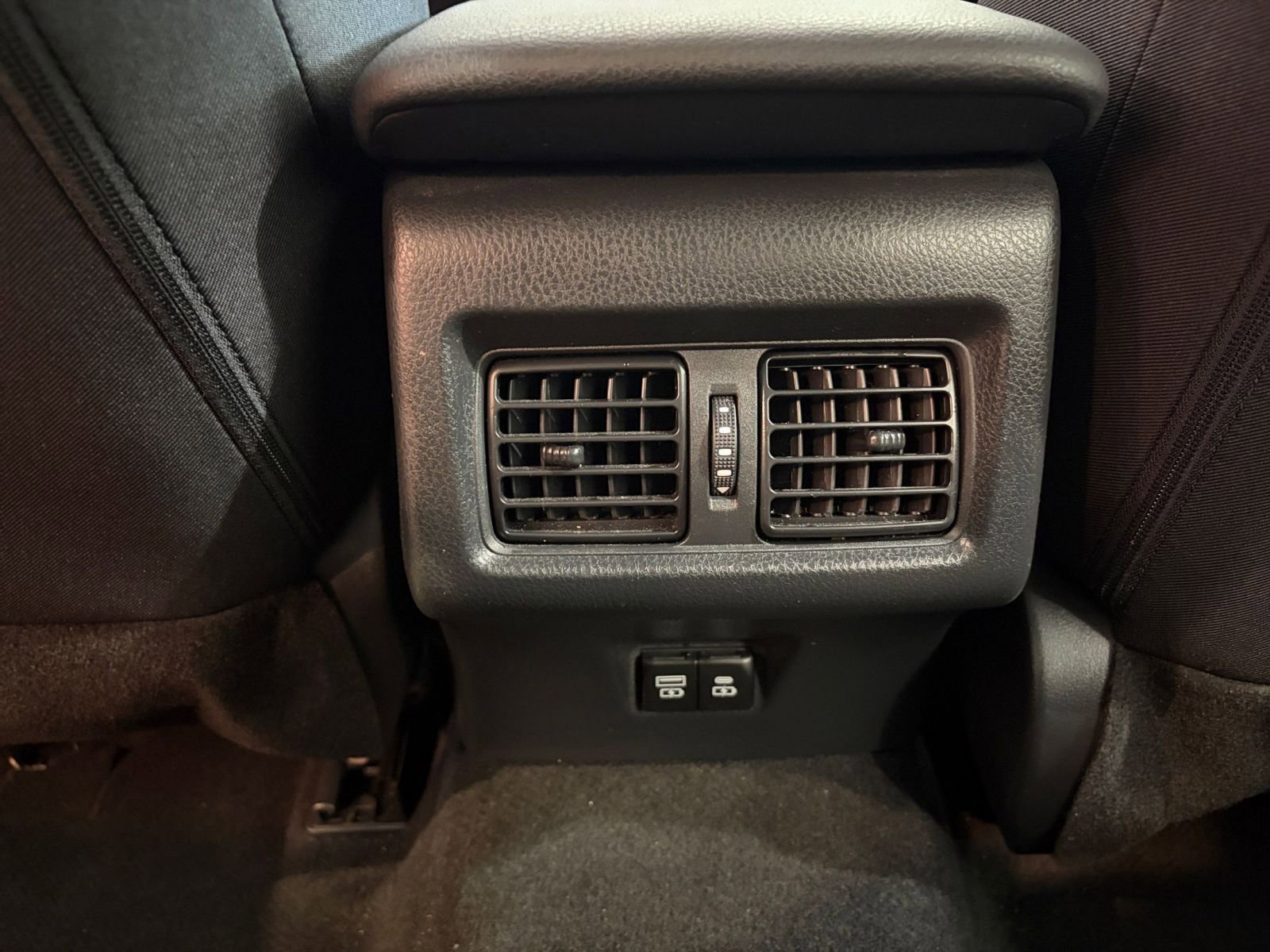 Used 2025 Toyota Camry LE image 23