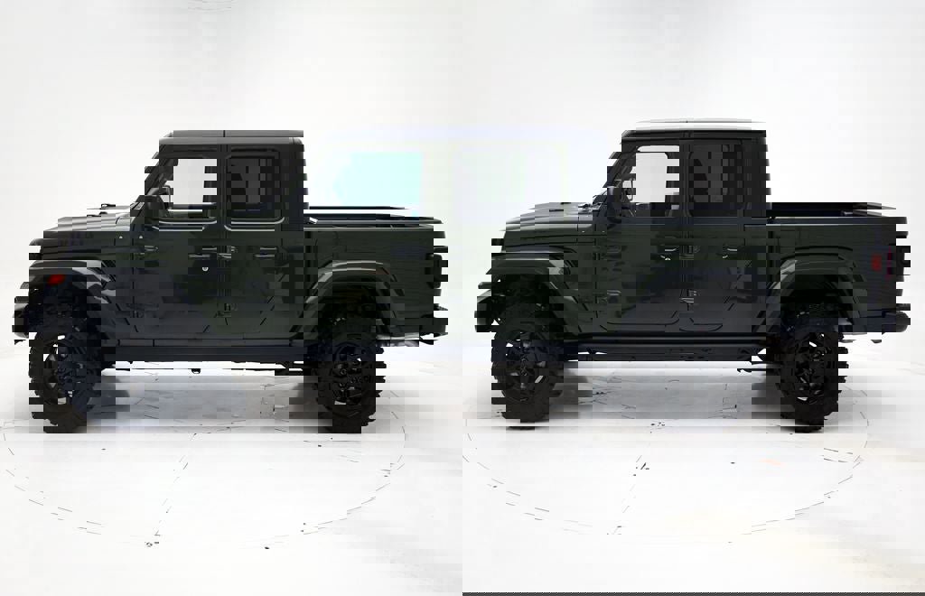 Used 2023 Jeep Gladiator Sport image 6