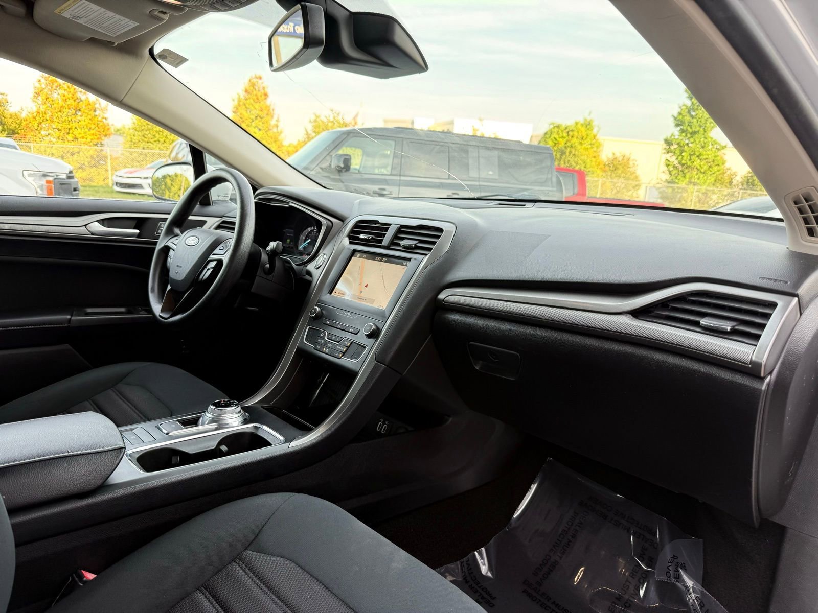Used 2019 Ford Fusion SE image 23
