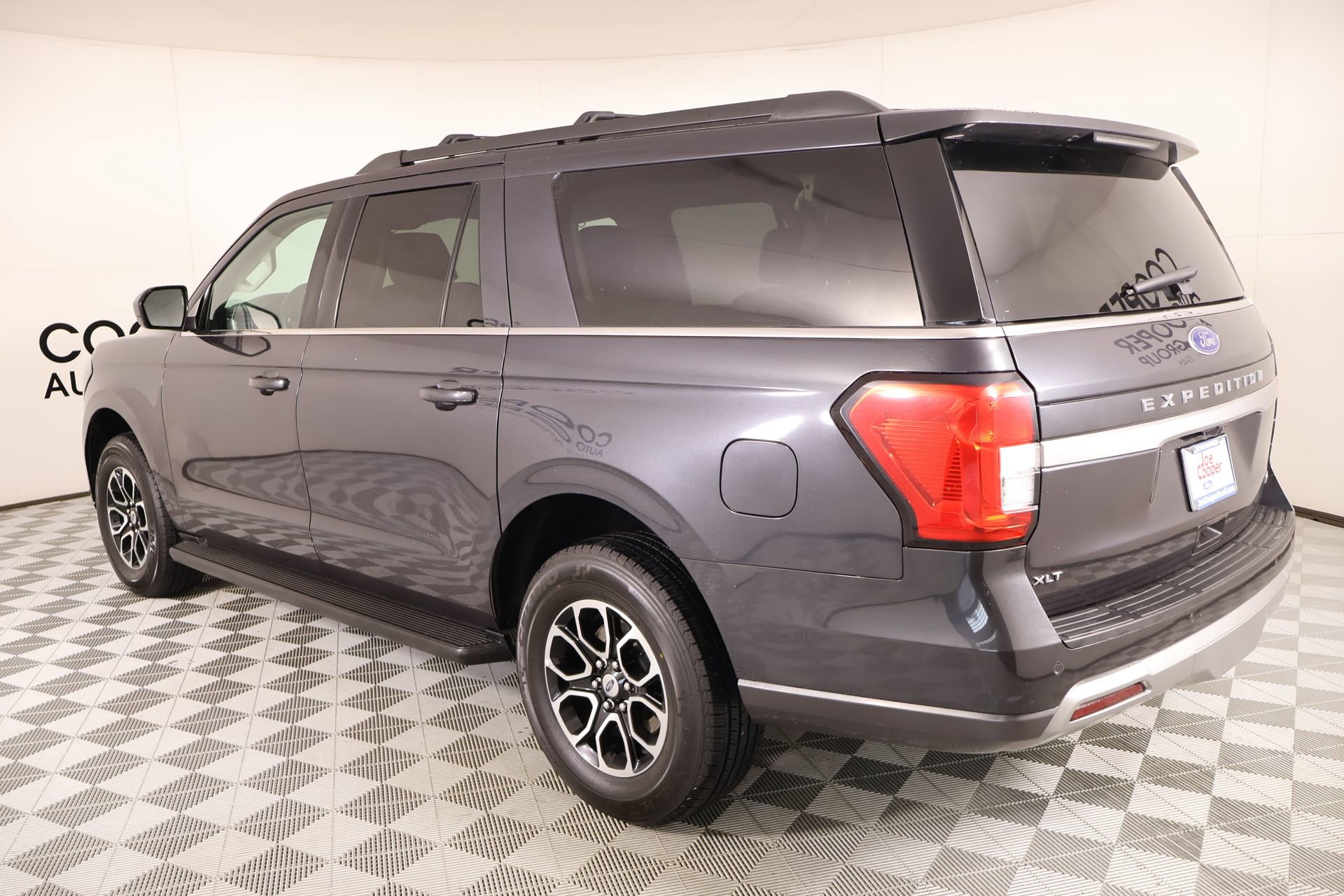 Used 2024 Ford Expedition Max XLT image 24