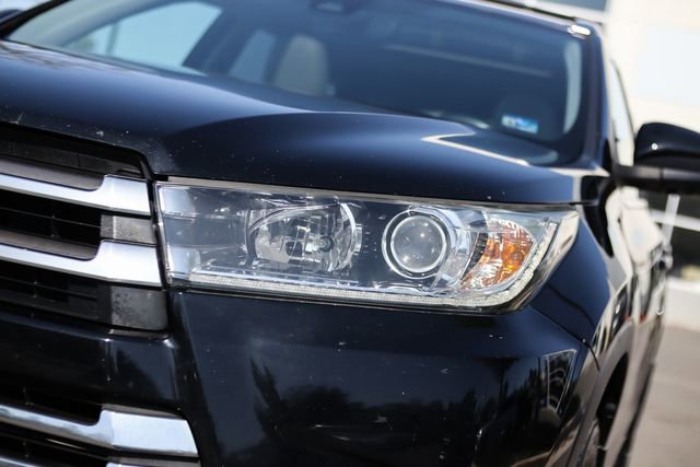 Used 2018 Toyota Highlander Limited Platinum image 10