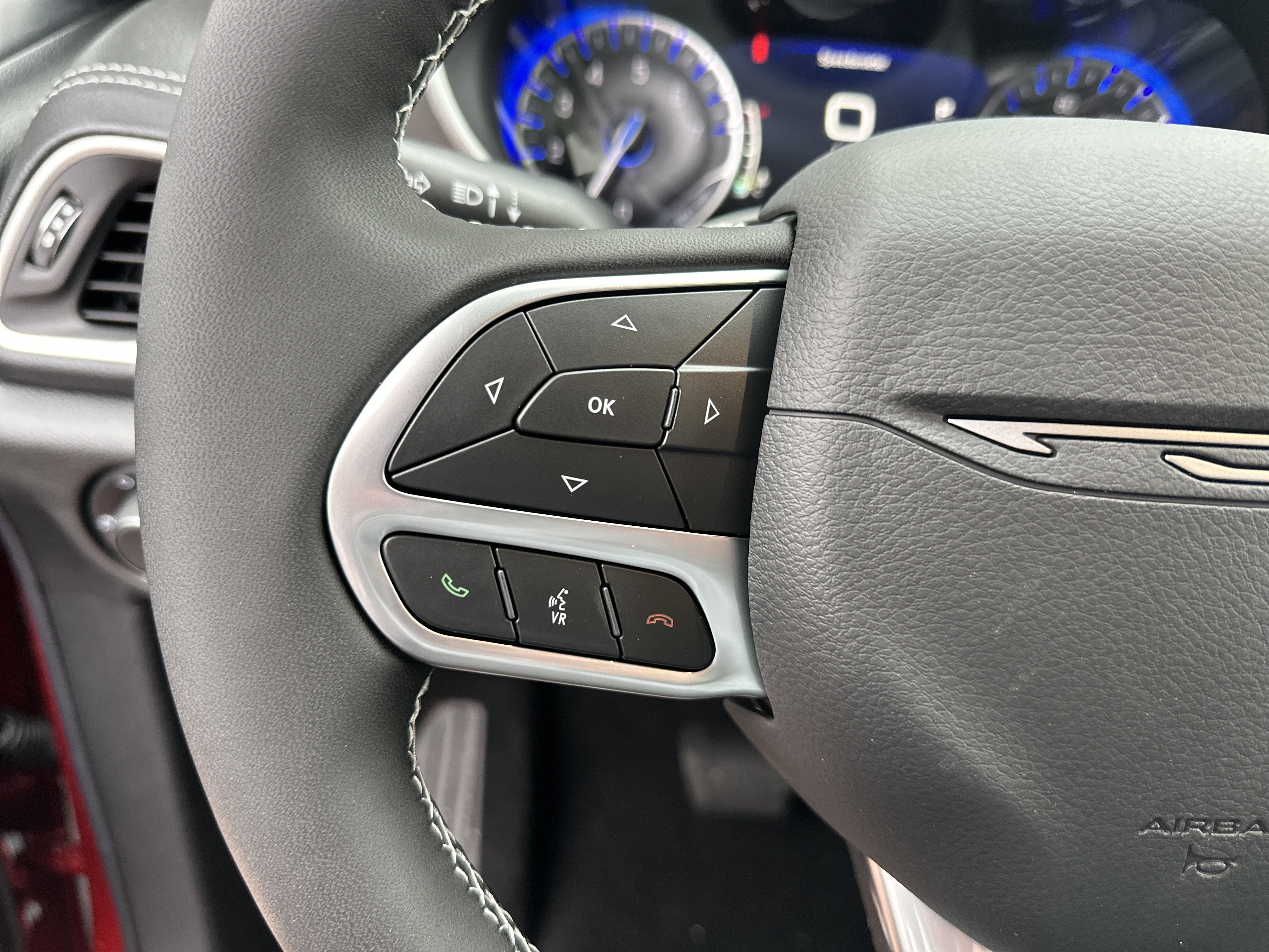 New 2027 Chrysler Pacifica Select w/ Family Tech Group FWD image 7