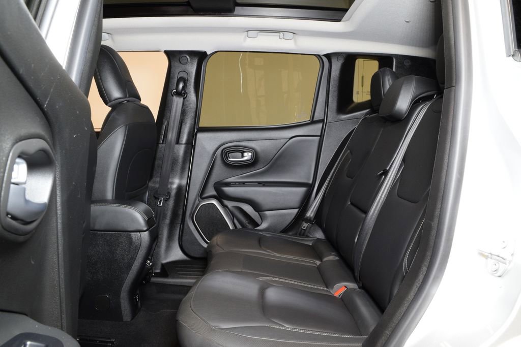 Used 2019 Jeep Renegade Limited w/ UConnect 8.4 Nav Group AWD/4WD image 27