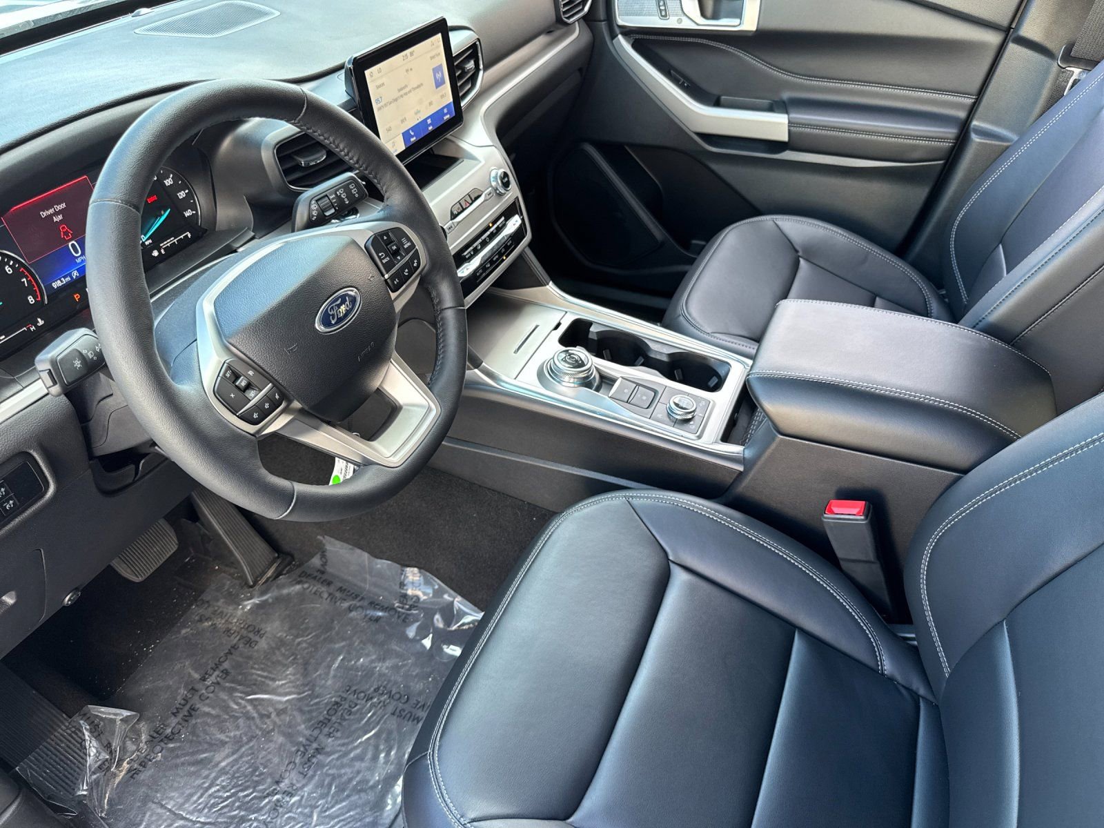 Used 2024 Ford Explorer XLT w/ Equipment Group 202A image 11