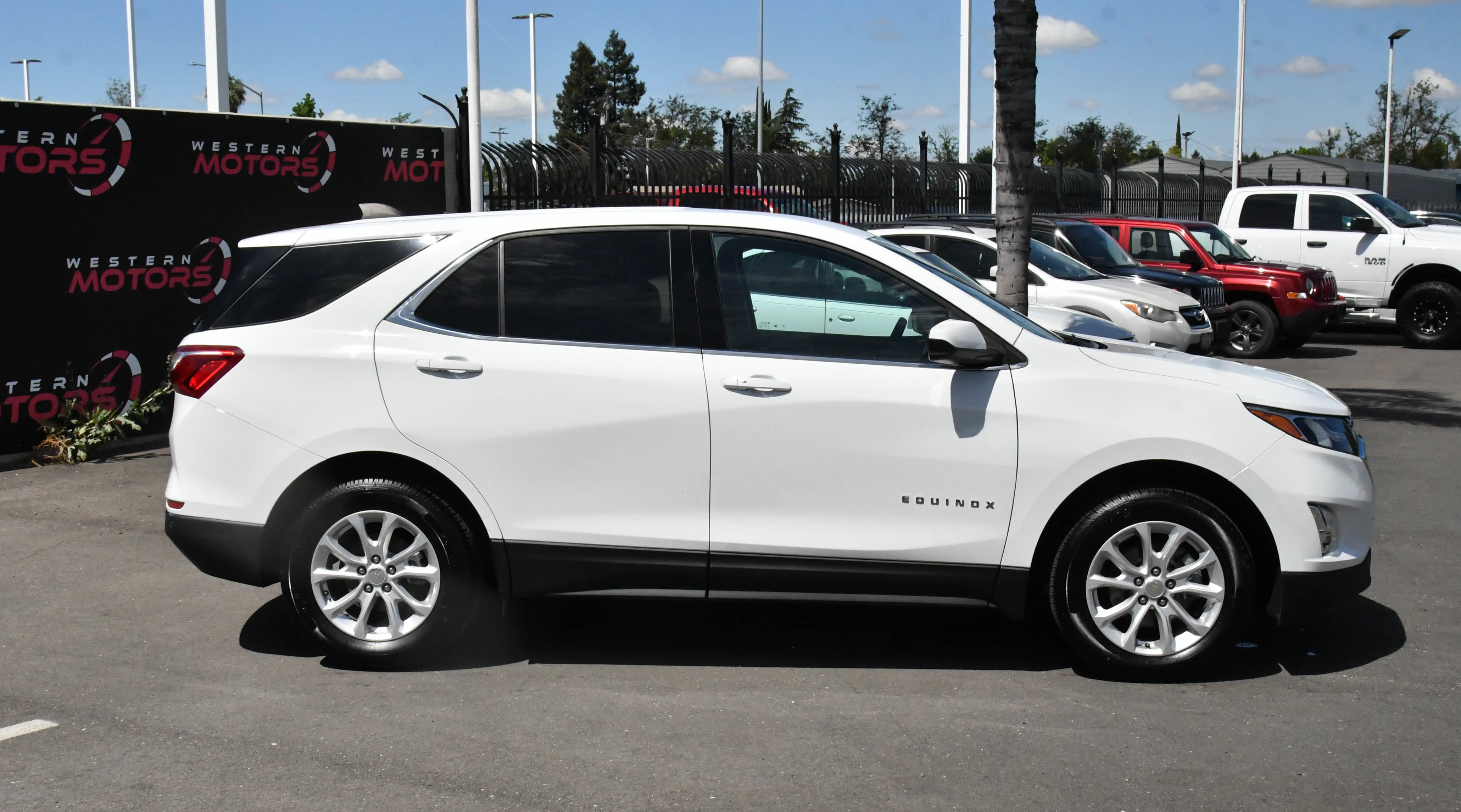 Used 2020 Chevrolet Equinox LT AWD/4WD image 9
