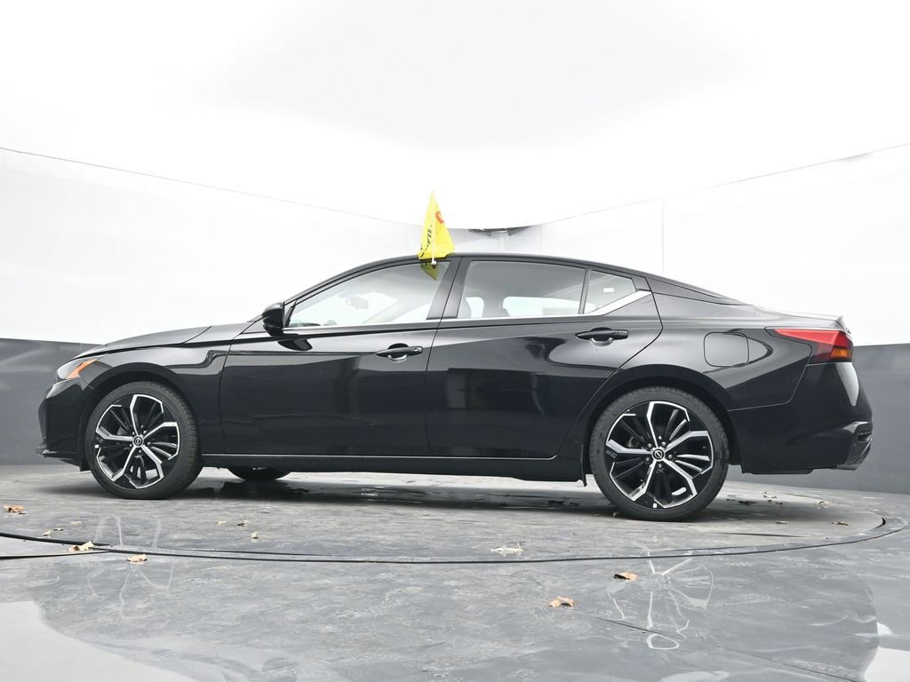 Used 2024 Nissan Altima 2.5 SR FWD image 48