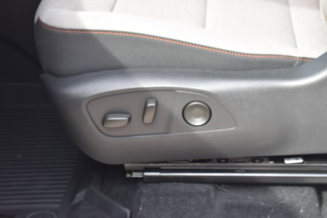 New 2026 Chevrolet Traverse LT w/ Driver Confidence Package FWD image 16