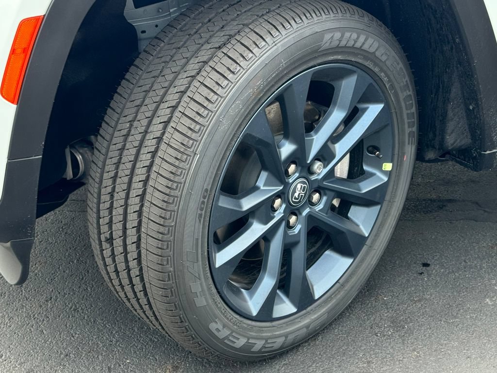 New 2026 Jeep Grand Cherokee L Limited AWD/4WD image 9