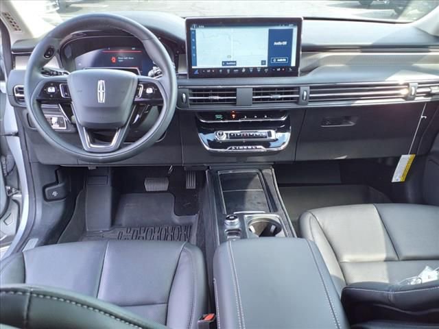 Used 2023 Lincoln Corsair Reserve w/ Equipment Group 202A image 13