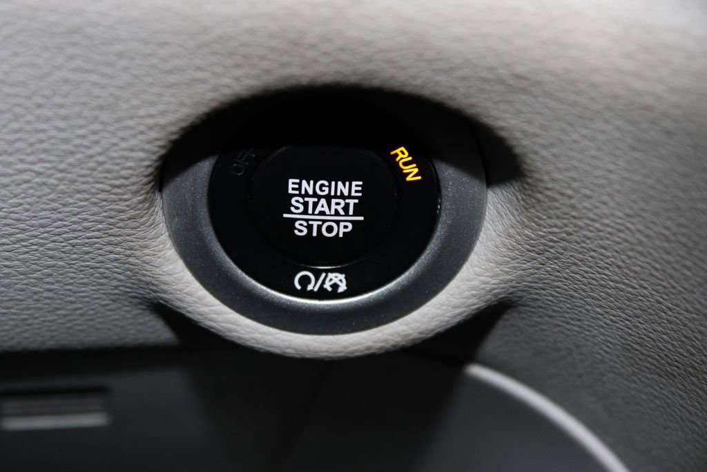 Used 2022 Chrysler Pacifica Limited image 46