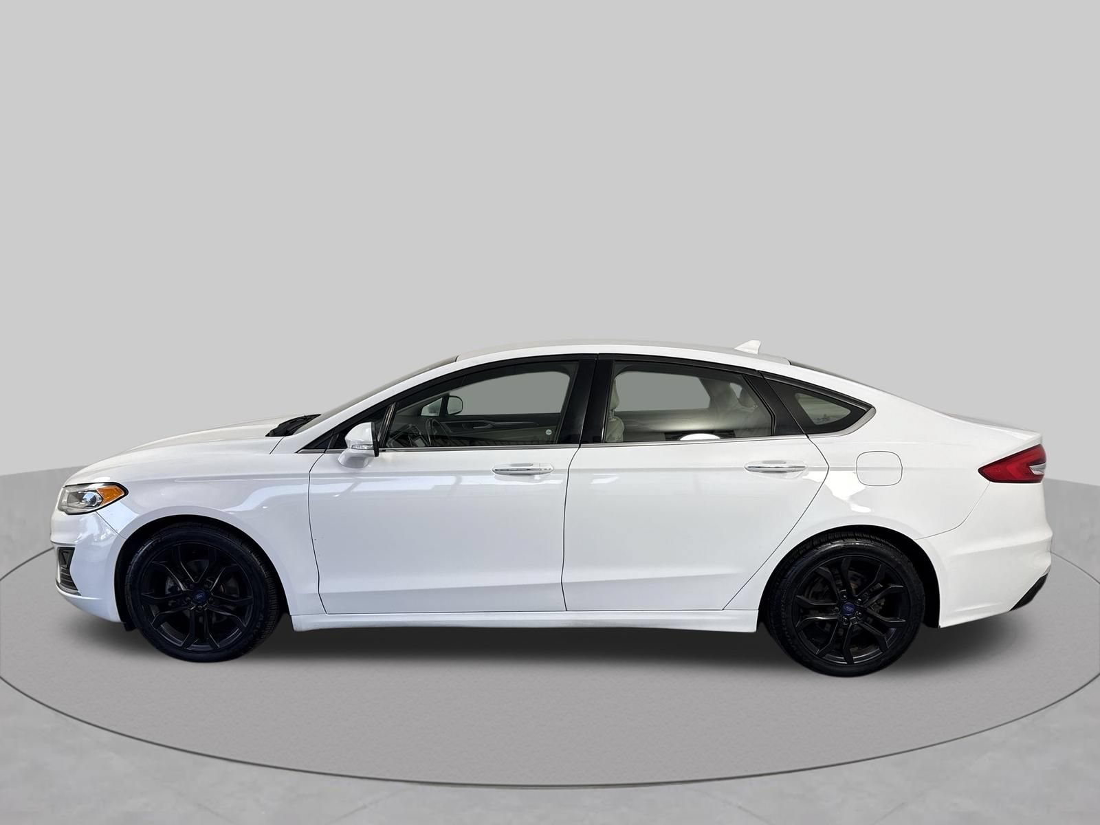 Used 2020 Ford Fusion SEL FWD image 28
