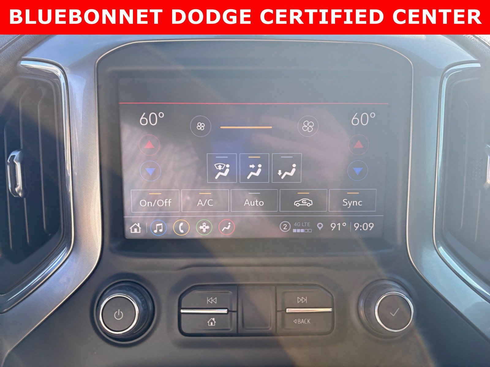Used 2022 Chevrolet Silverado 1500 LT Trail Boss w/ LT Trail Boss Premium Package AWD/4WD image 17
