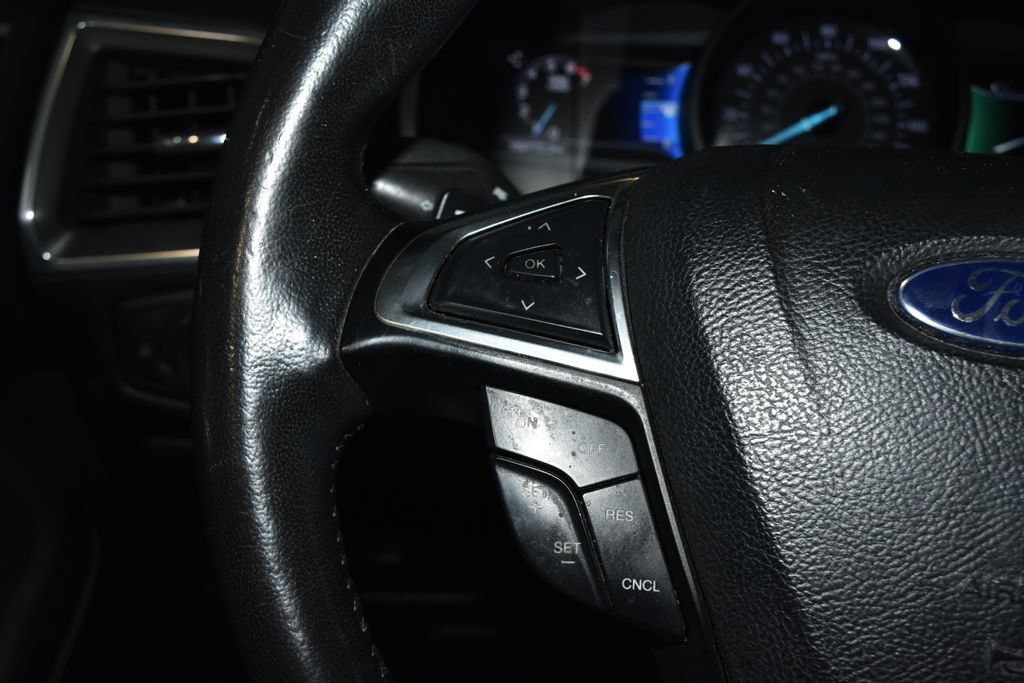 Used 2015 Ford Edge Titanium w/ Equipment Group 301A AWD/4WD image 9