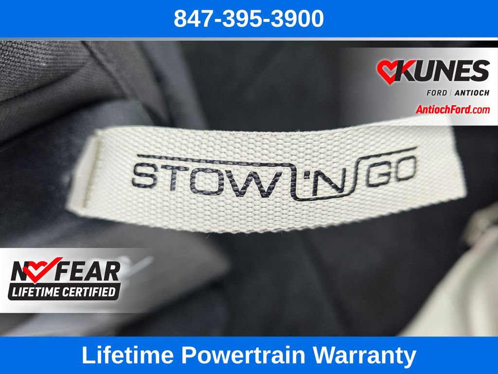 Used 2023 Chrysler Voyager LX image 23