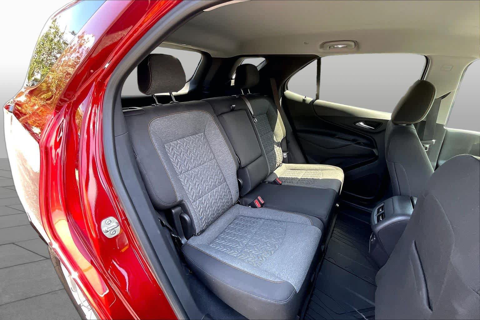 Used 2024 Chevrolet Equinox LT w/ LPO, Floor Liner Package FWD image 26
