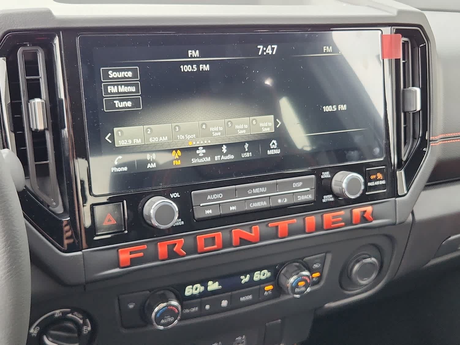 Used 2025 Nissan Frontier PRO-4X AWD/4WD image 13