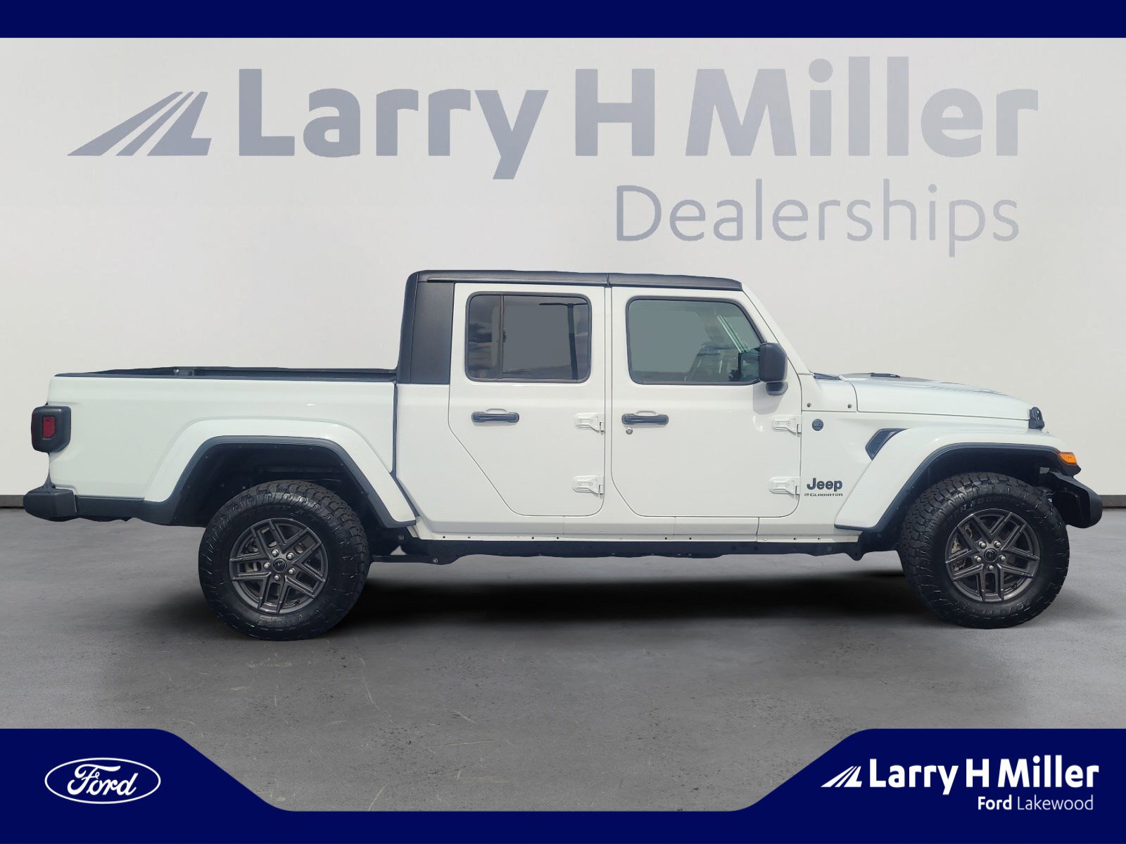 Used 2024 Jeep Gladiator Sport image 6