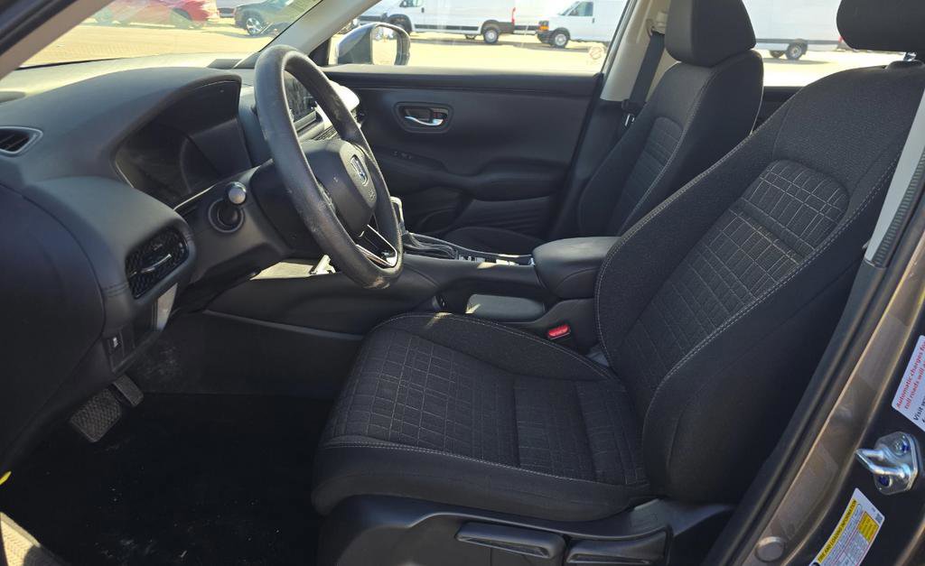 Certified 2025 Honda HR-V LX image 40