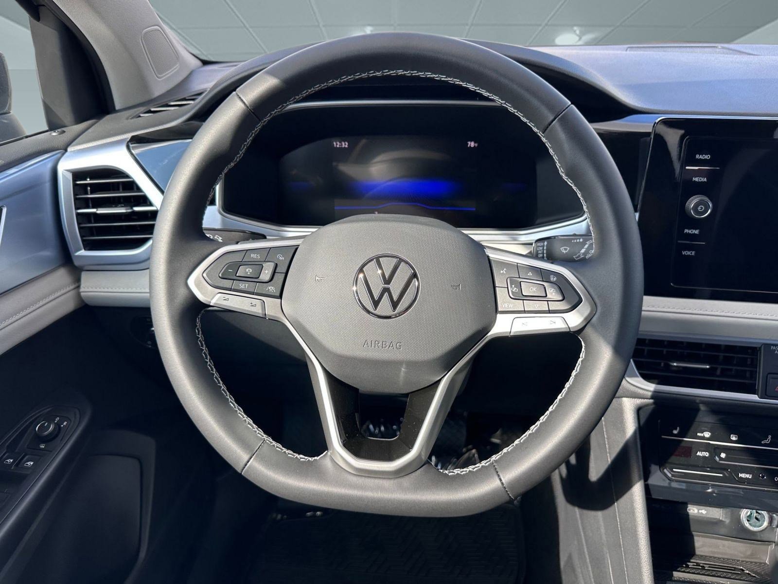 New 2026 Volkswagen Taos SE image 14