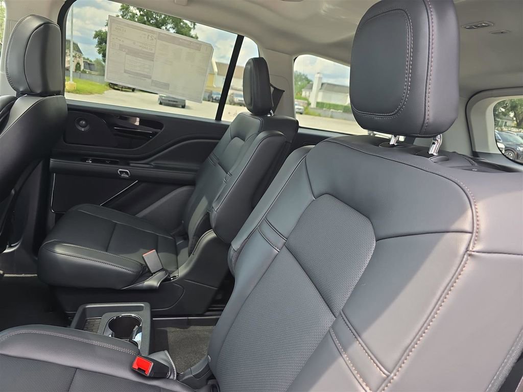 New 2025 Lincoln Aviator 2WD w/ Equipment Group 101A image 14