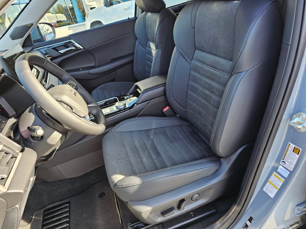 New 2026 Mitsubishi Outlander SE AWD/4WD image 17