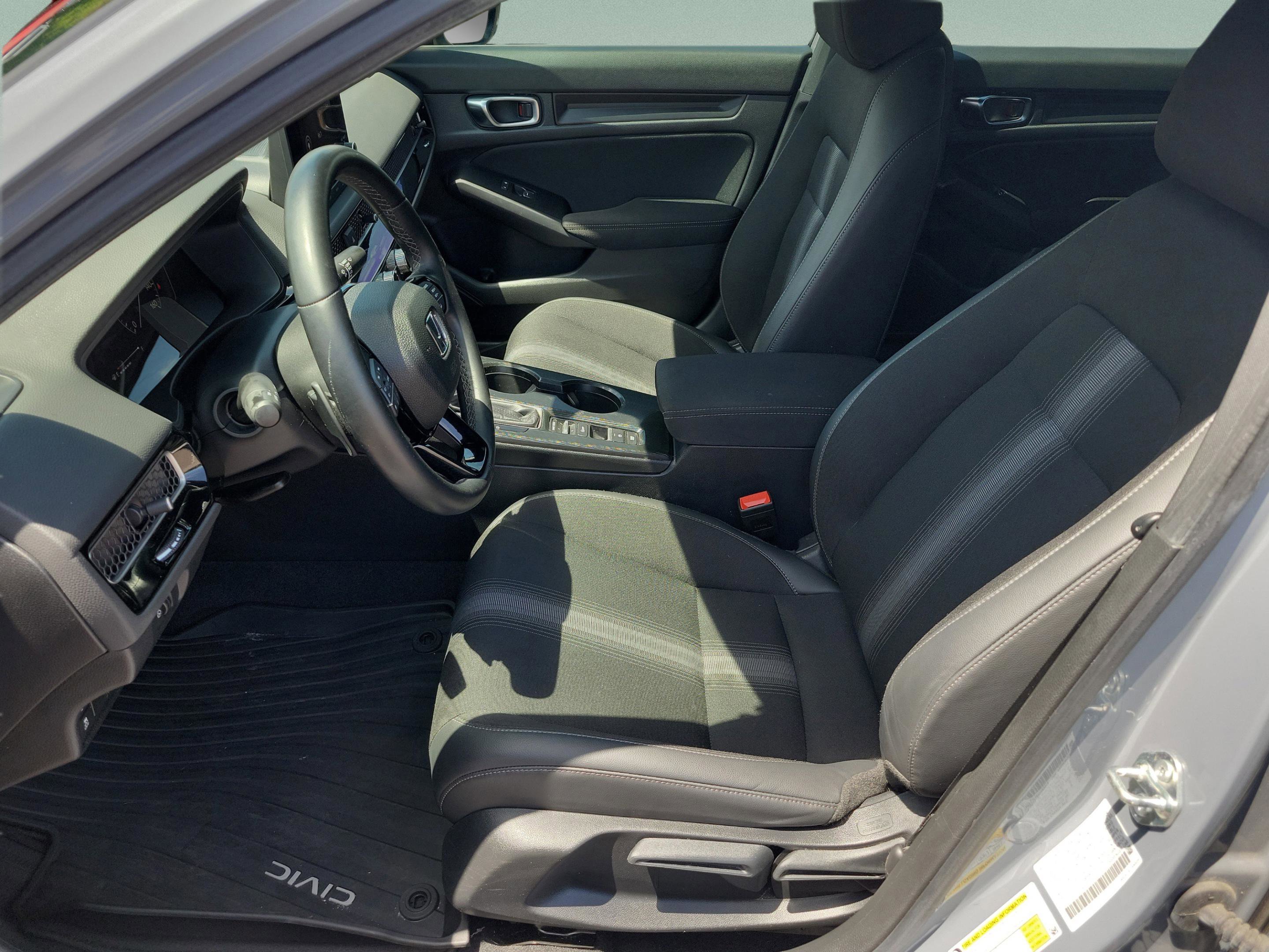 Used 2024 Honda Civic Sport image 25