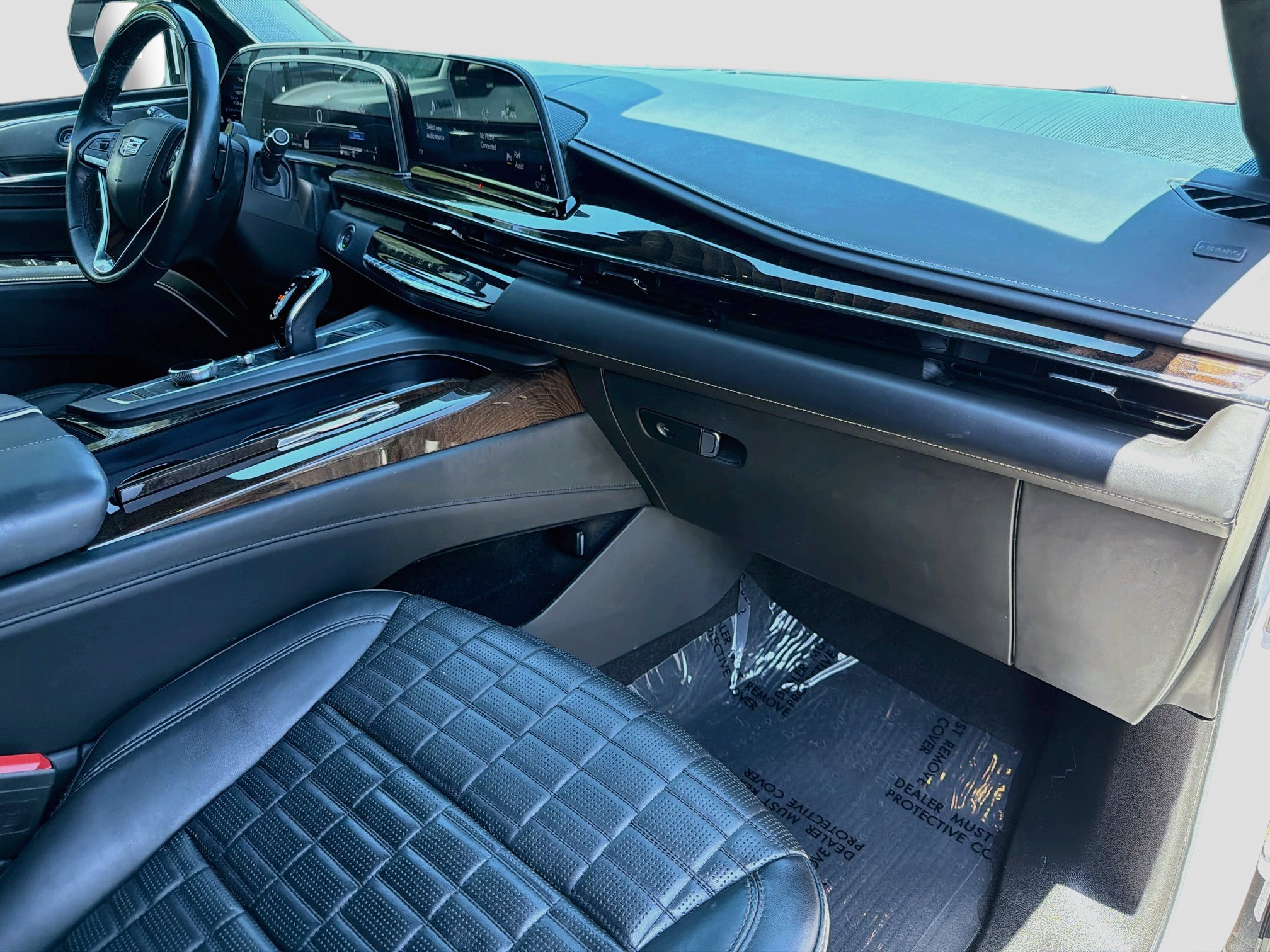 Used 2022 Cadillac Escalade Sport Platinum AWD/4WD image 33