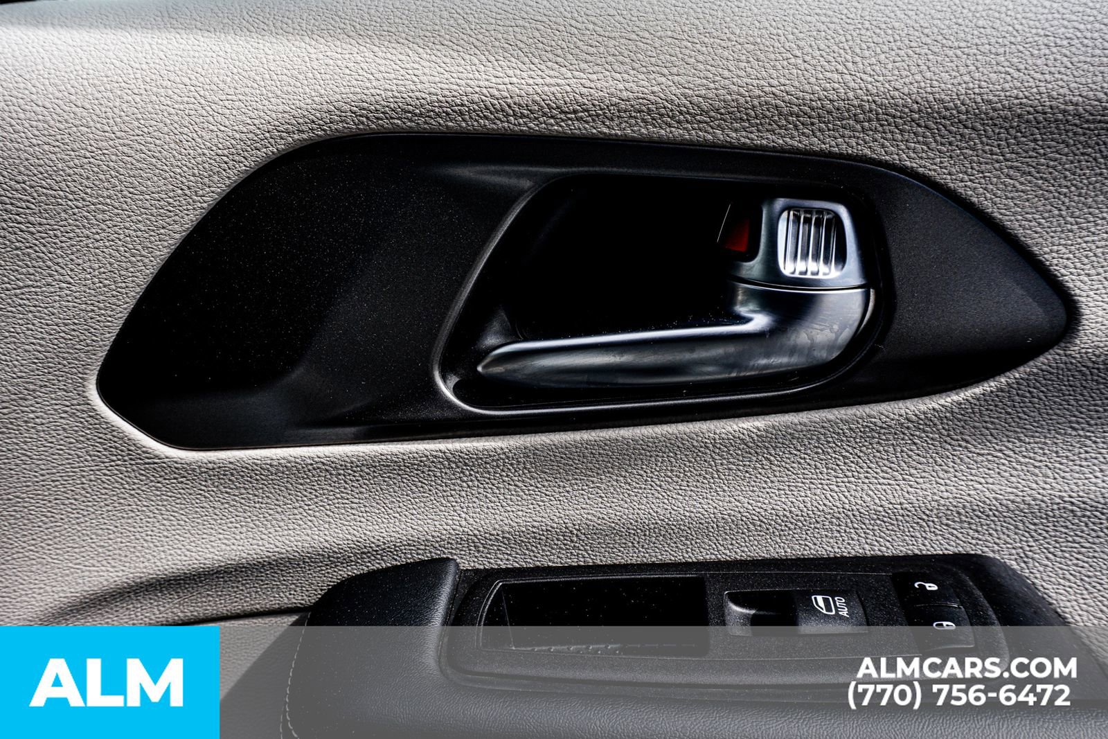 Used 2024 Chrysler Pacifica Touring-L image 50