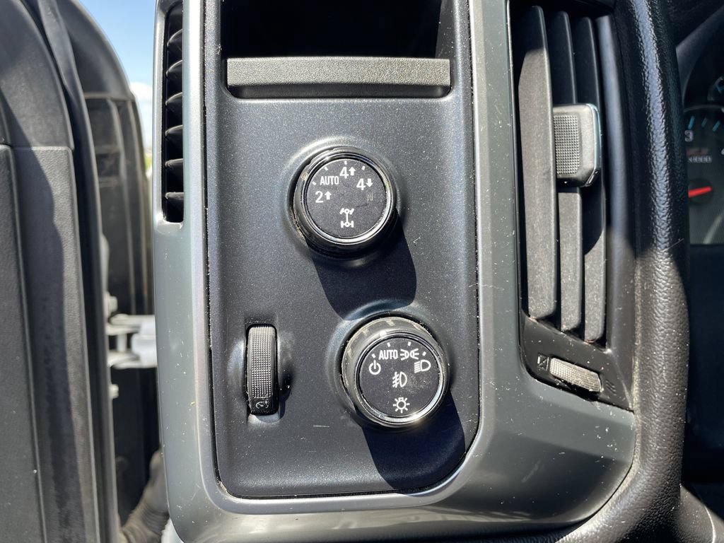 Used 2015 Chevrolet Silverado 1500 LT w/ Custom Sport Edition AWD/4WD image 27