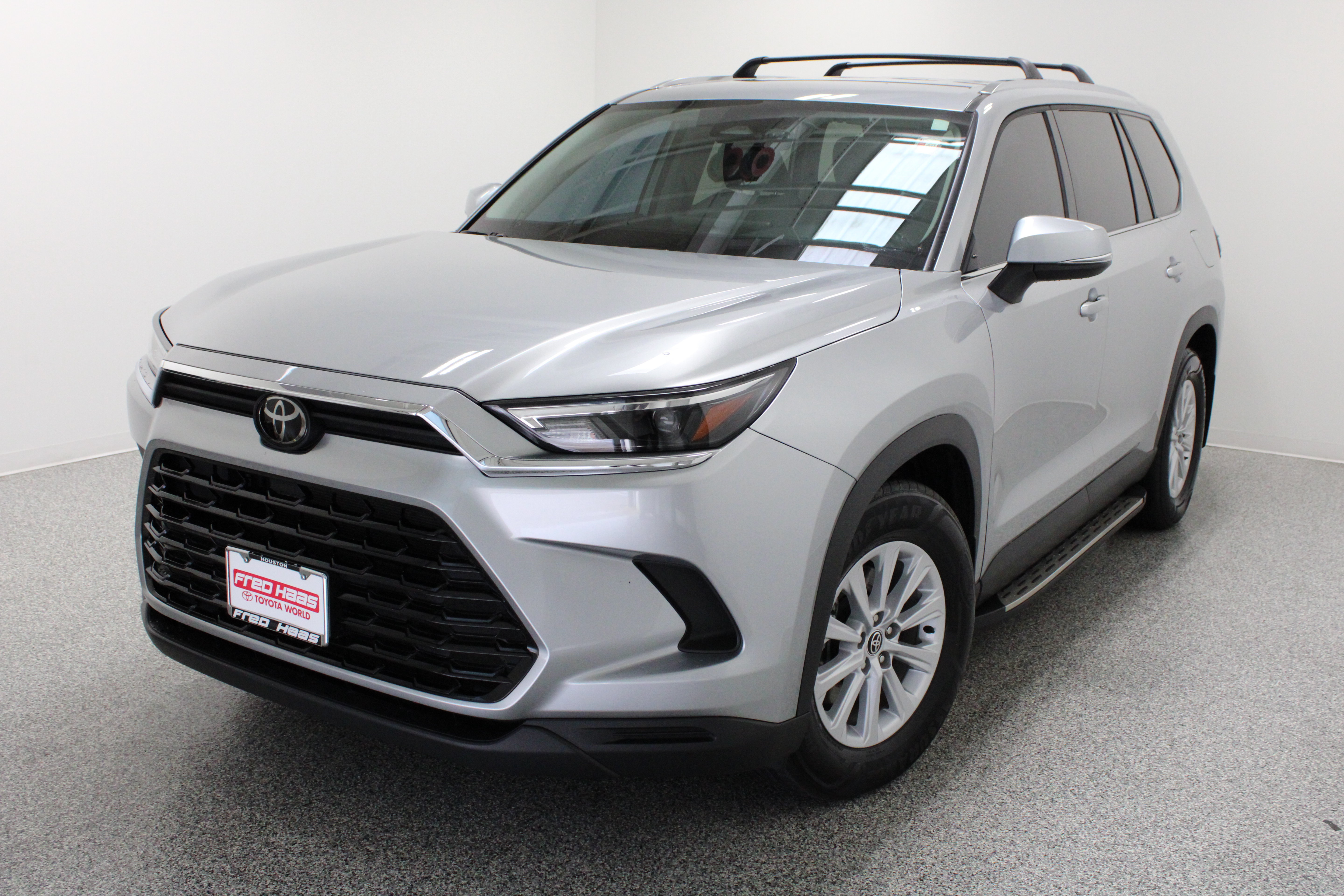 Used 2026 Toyota Grand Highlander AWD image 2