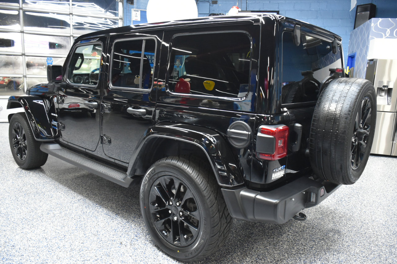 Used 2021 Jeep Wrangler Unlimited Sahara w/ Cold Weather Group image 8