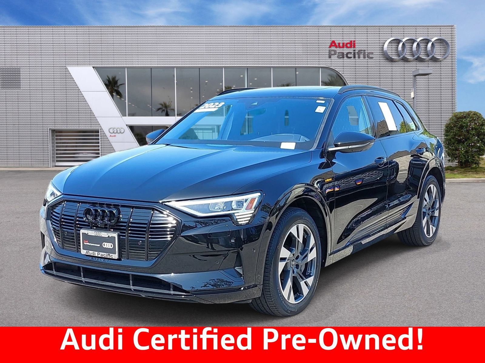 Used 2023 Audi e-tron Premium w/ Convenience Plus Package AWD/4WD image 1