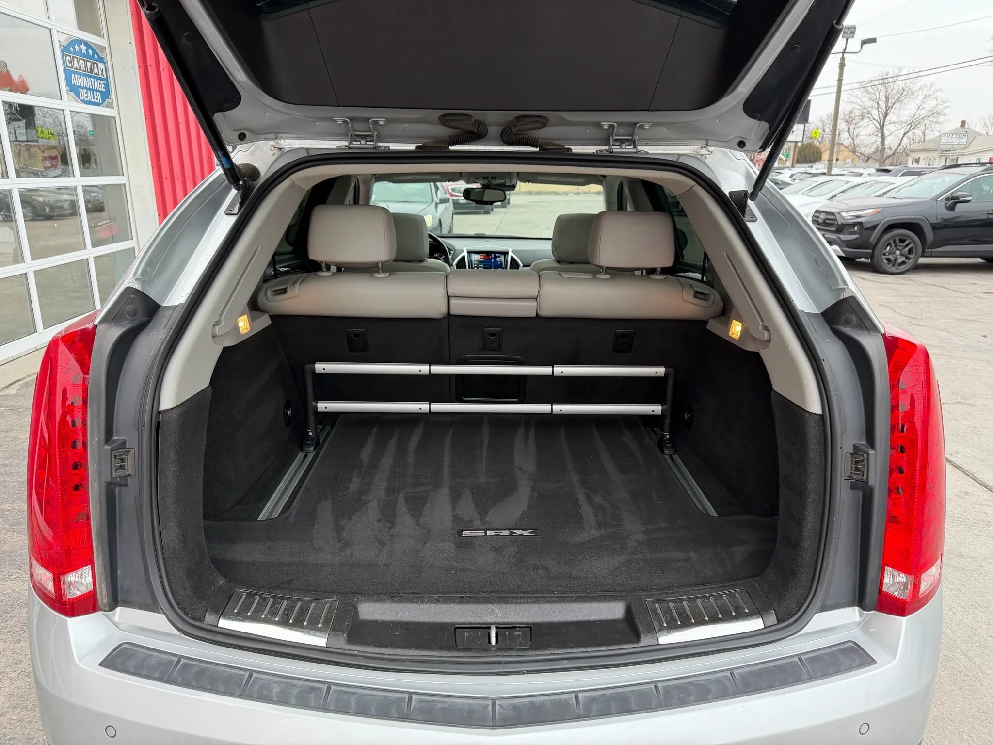 Used 2013 Cadillac SRX Luxury w/ Driver Awareness Package FWD image 8