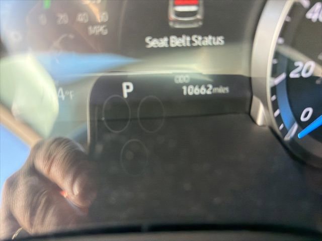 Used 2023 Toyota Highlander XLE image 12